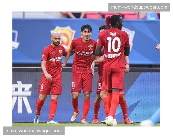 通讯：纪录之夜，上海海港主场观赛人数创近五年新高